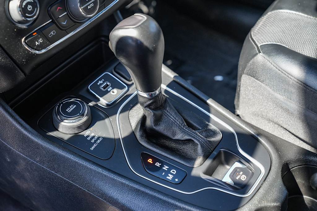 Thumbnail: 2022 Jeep Cherokee - 14