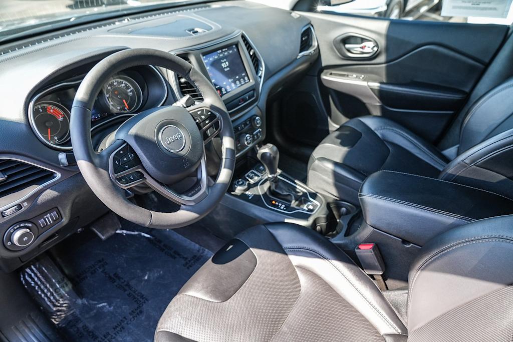 Thumbnail: 2022 Jeep Cherokee - 12