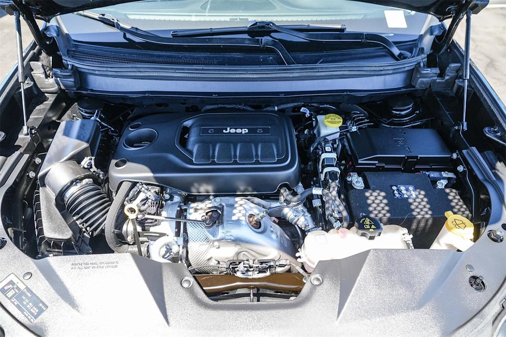 Thumbnail: 2022 Jeep Cherokee - 7