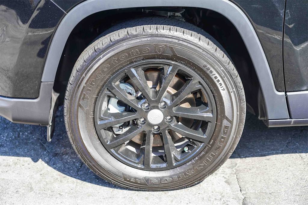 Thumbnail: 2022 Jeep Cherokee - 6