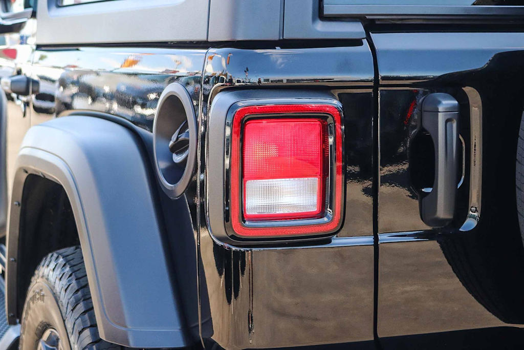 Thumbnail: 2025 Jeep Wrangler - 20