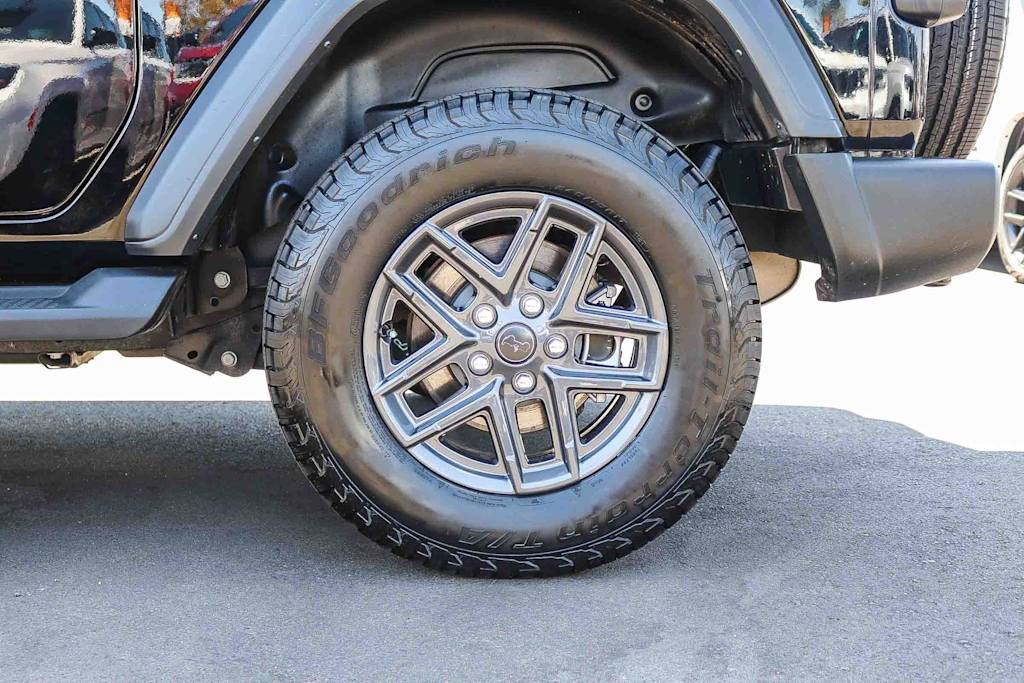 Thumbnail: 2025 Jeep Wrangler - 22