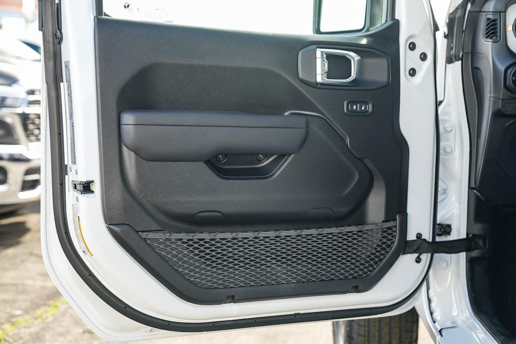 Thumbnail: 2026 Jeep Wrangler - 21