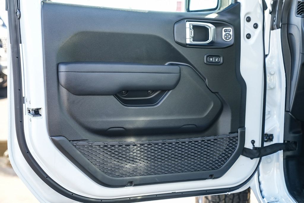 Thumbnail: 2026 Jeep Wrangler - 22