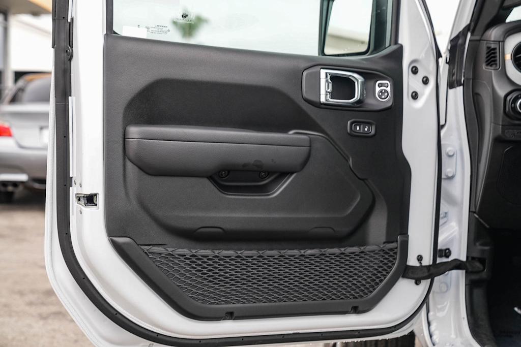 Thumbnail: 2025 Jeep Wrangler - 22