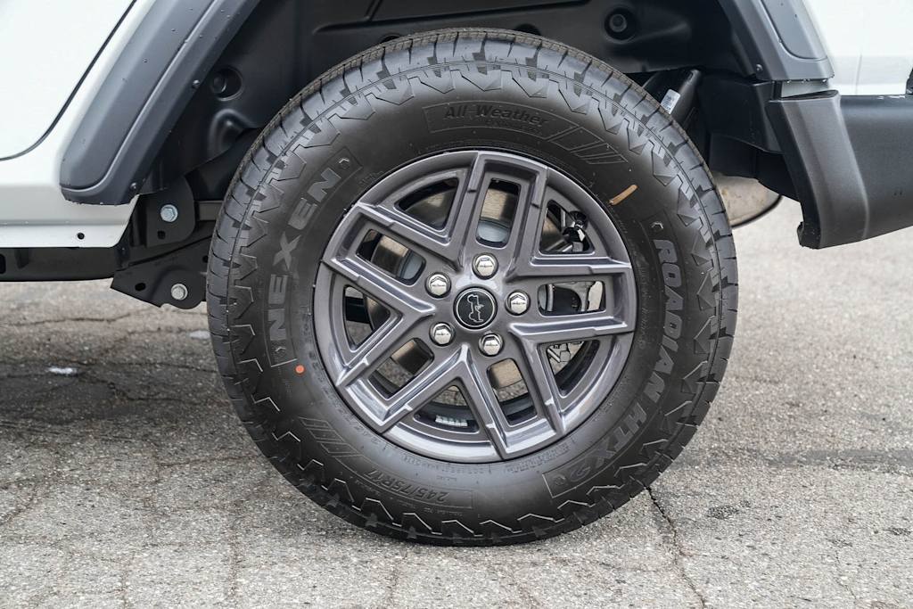 Thumbnail: 2025 Jeep Wrangler - 21