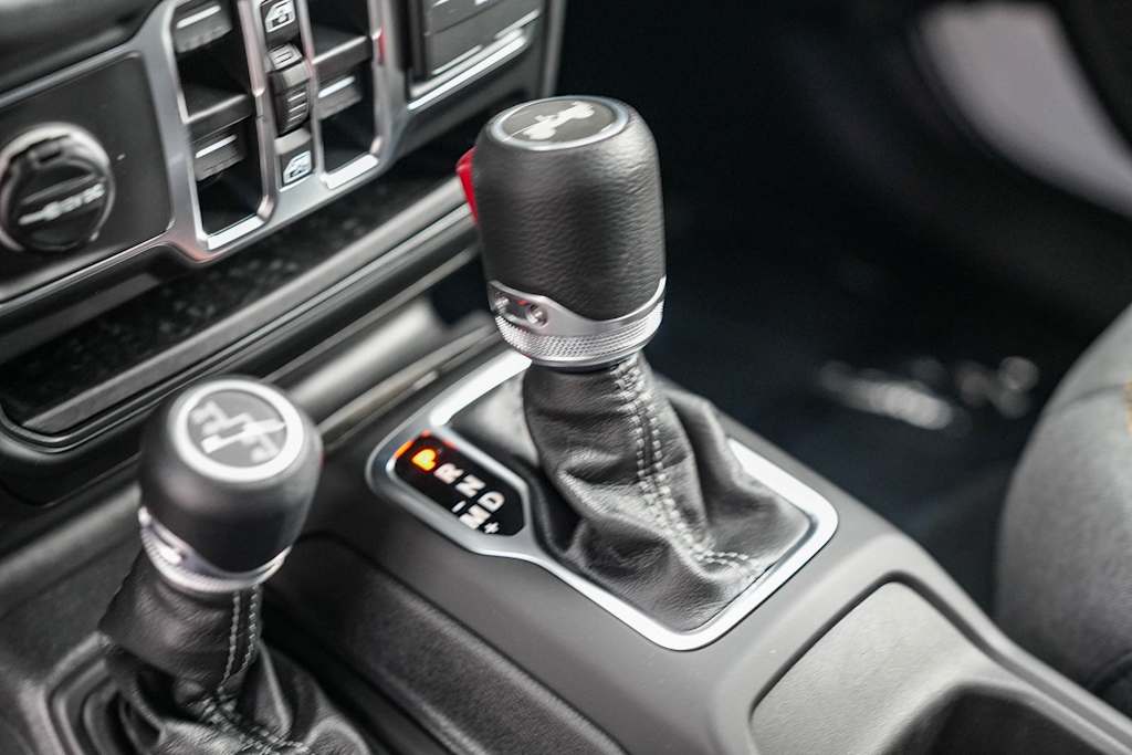 Thumbnail: 2025 Jeep Wrangler - 14