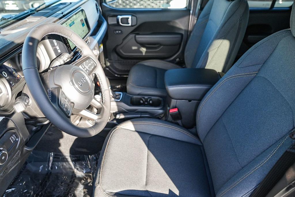 Thumbnail: 2026 Jeep Wrangler - 10