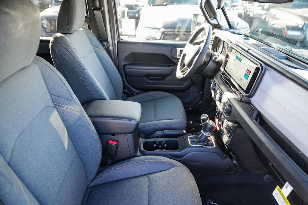 Thumbnail: 2026 Jeep Wrangler - 9