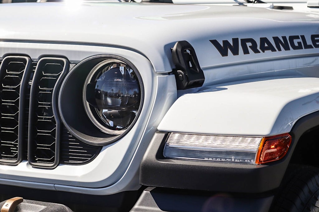 Thumbnail: 2026 Jeep Wrangler - 20