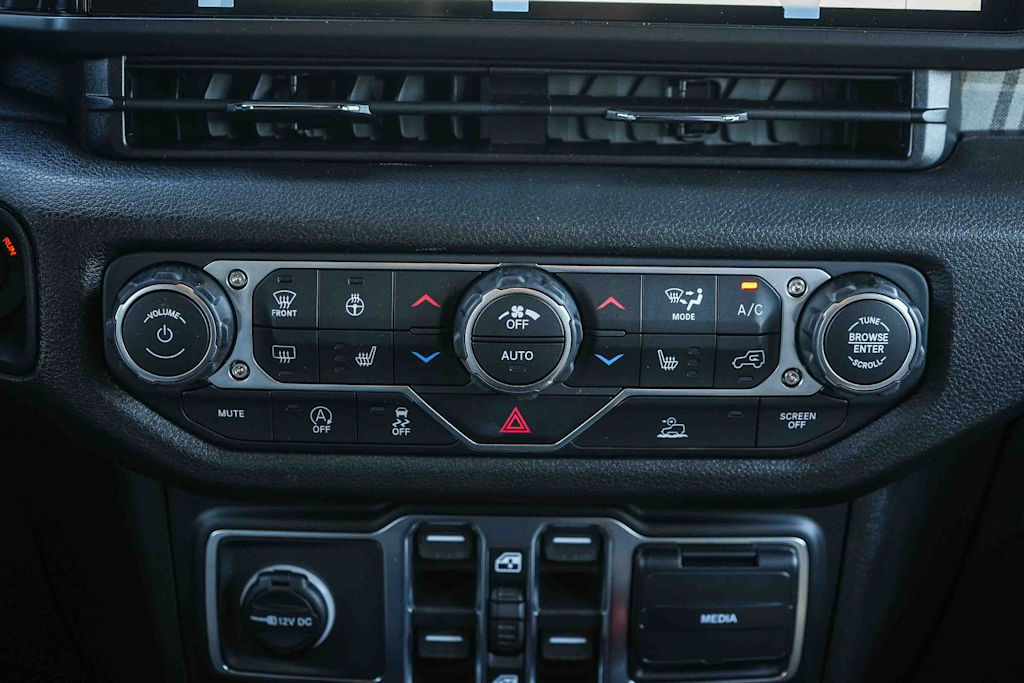 Thumbnail: 2026 Jeep Wrangler - 25