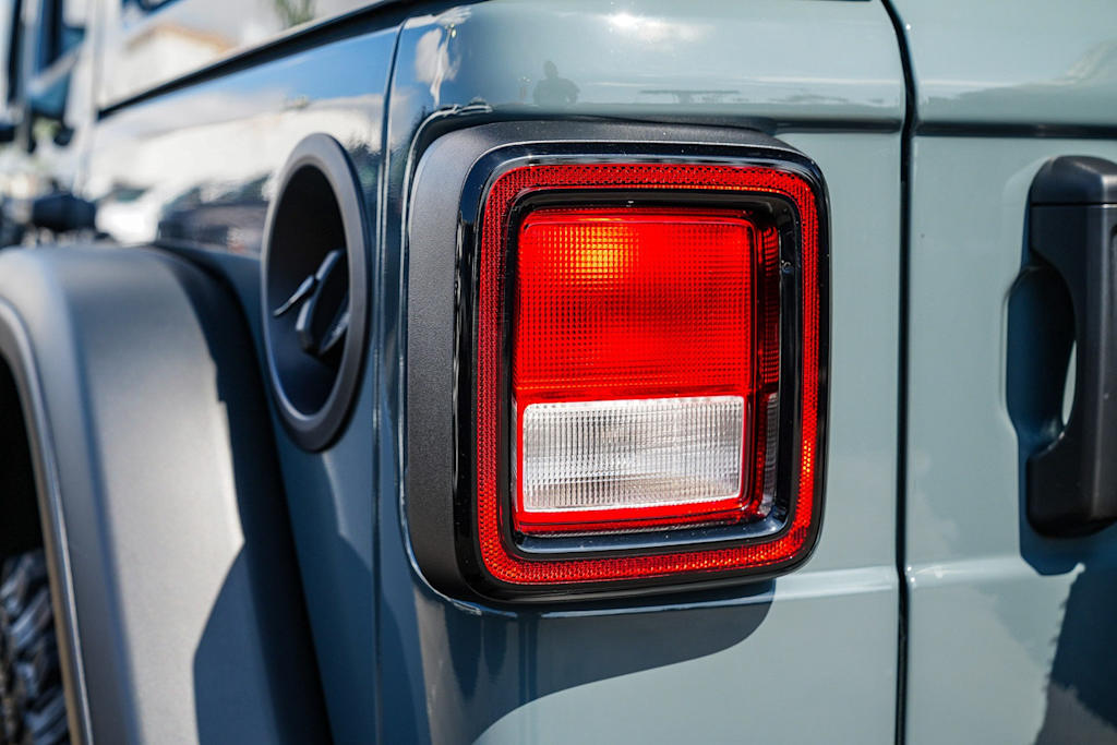 Thumbnail: 2025 Jeep Wrangler - 19