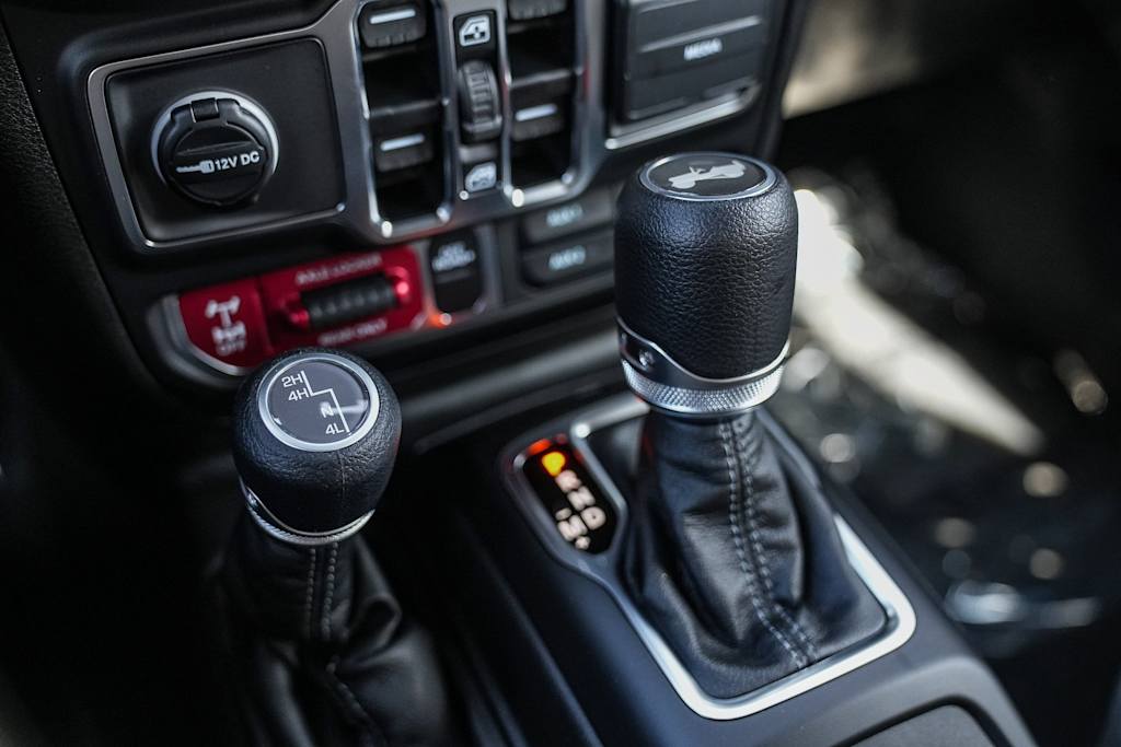 Thumbnail: 2025 Jeep Wrangler - 14