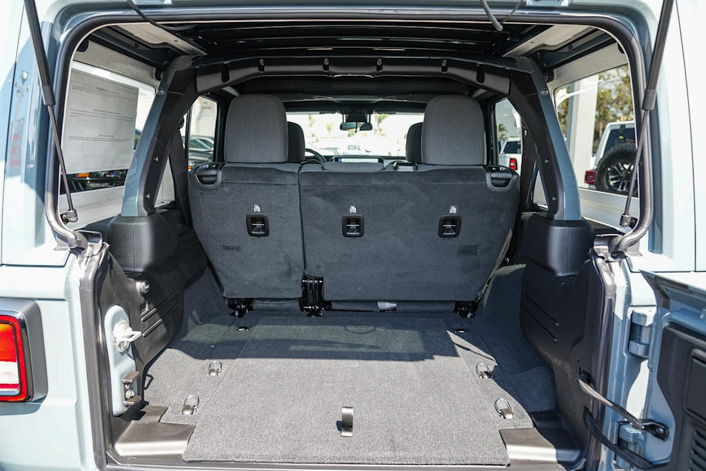 Thumbnail: 2025 Jeep Wrangler - 16