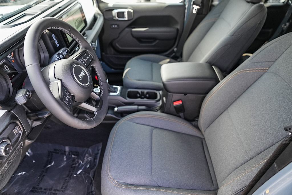 Thumbnail: 2025 Jeep Wrangler - 10