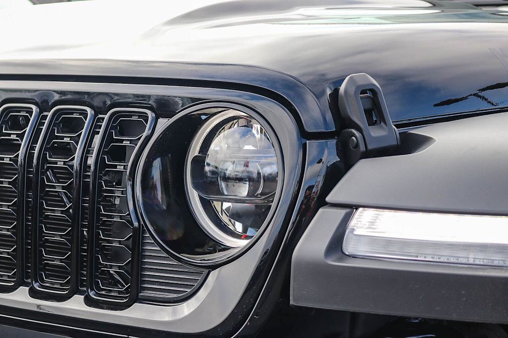 Thumbnail: 2026 Jeep Wrangler - 19