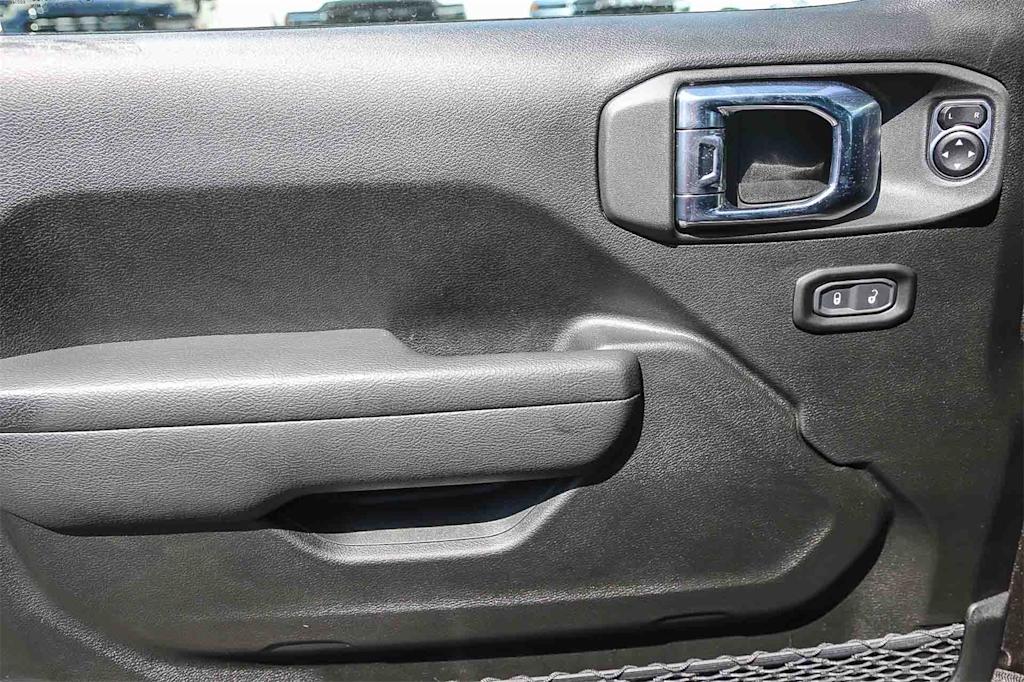 Thumbnail: 2025 Jeep Wrangler - 20