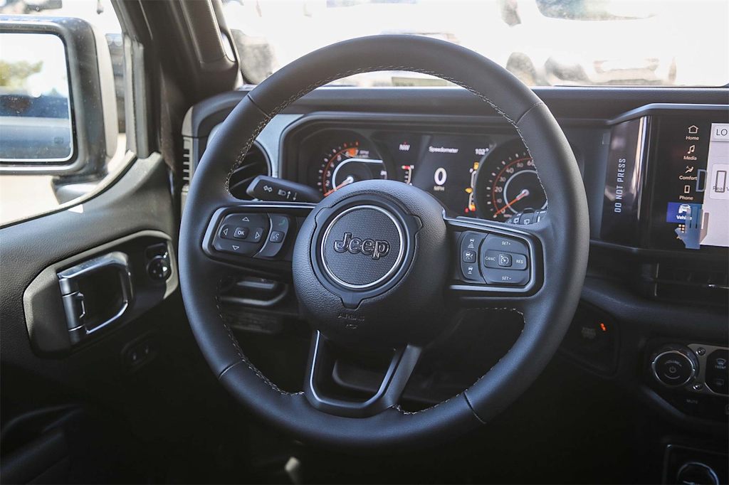 Thumbnail: 2025 Jeep Wrangler - 8