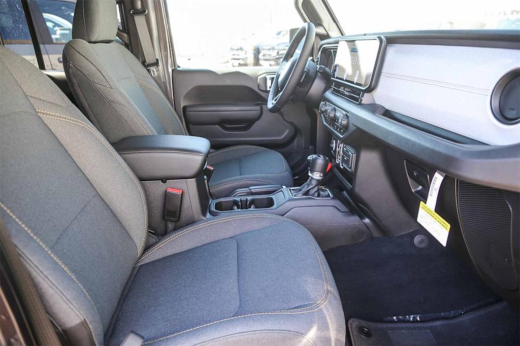 Thumbnail: 2025 Jeep Wrangler - 9