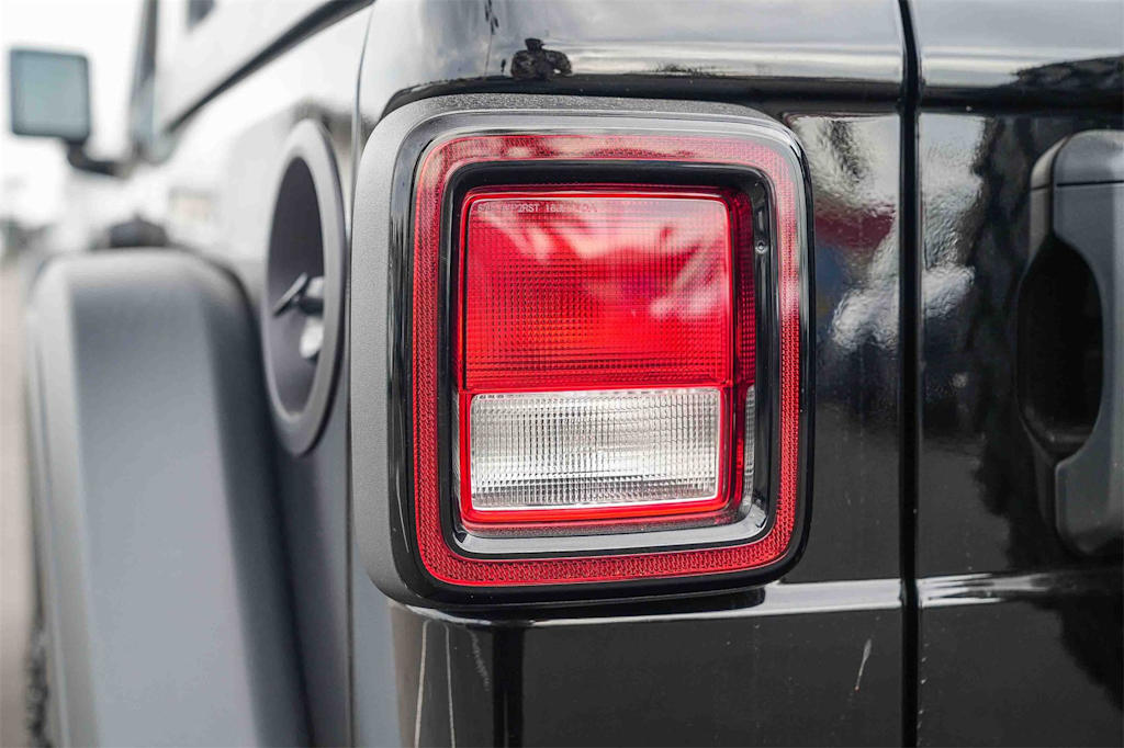 Thumbnail: 2026 Jeep Wrangler - 18