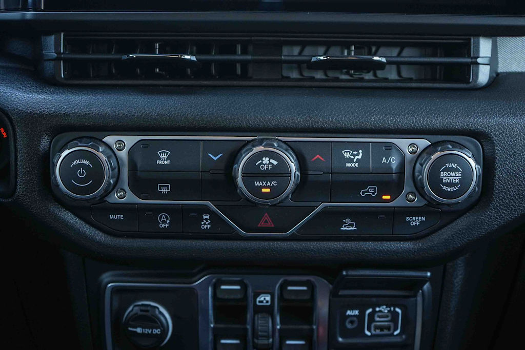 Thumbnail: 2026 Jeep Wrangler - 24