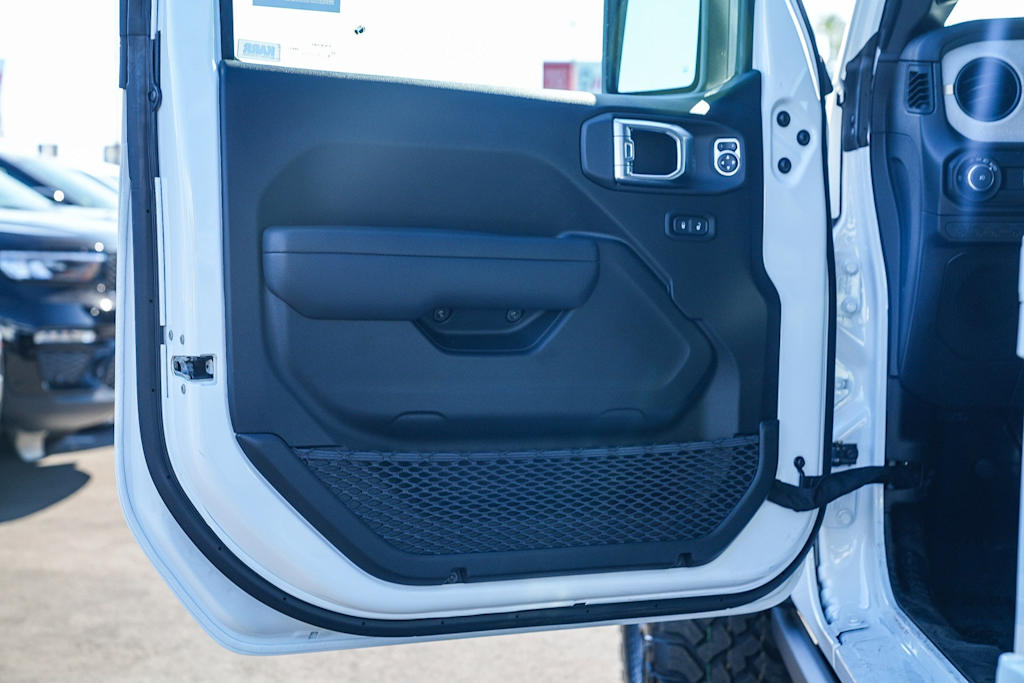 Thumbnail: 2026 Jeep Wrangler - 22