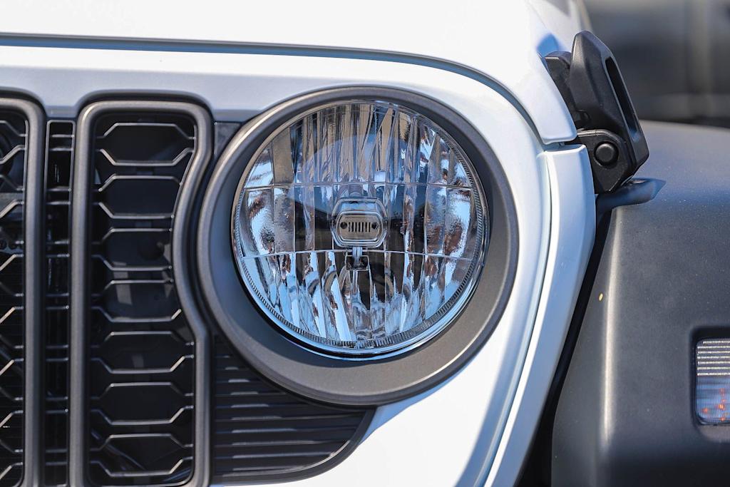 Thumbnail: 2026 Jeep Wrangler - 18