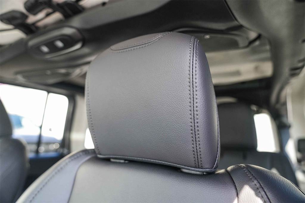 Thumbnail: 2025 Jeep Wrangler - 10