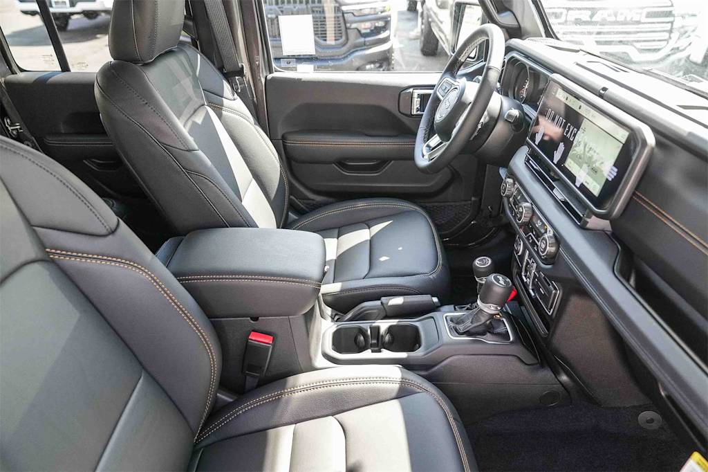 Thumbnail: 2025 Jeep Wrangler - 9