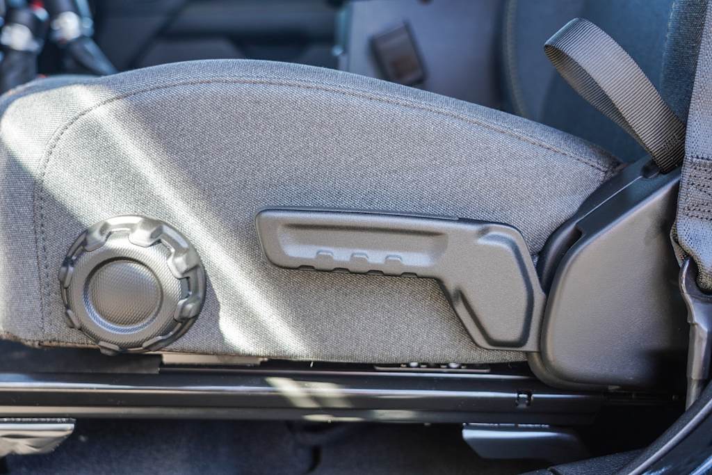 Thumbnail: 2025 Jeep Wrangler - 23