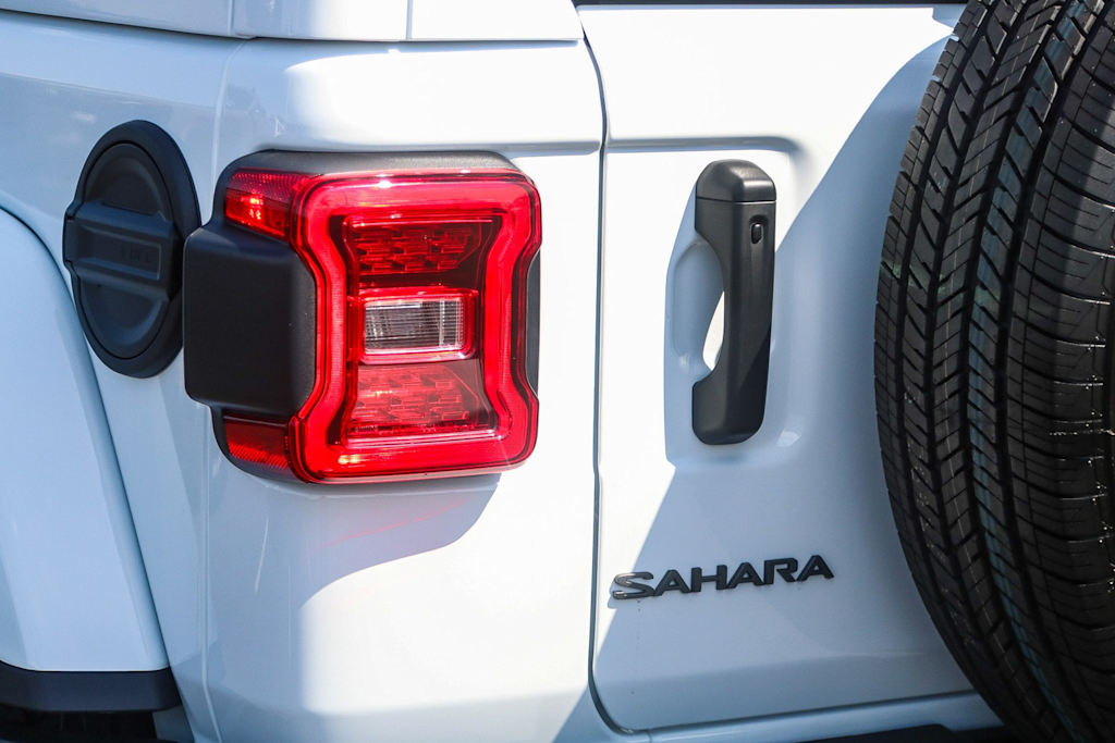 Thumbnail: 2025 Jeep Wrangler - 21