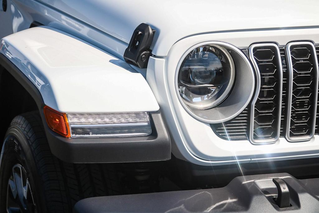 Thumbnail: 2025 Jeep Wrangler - 18