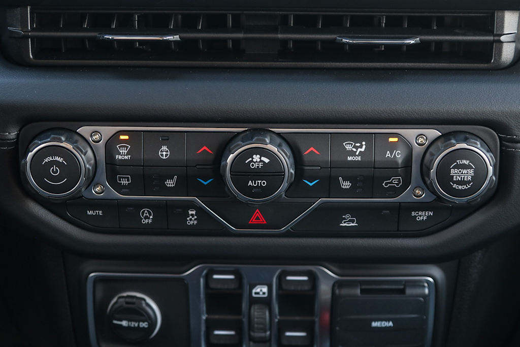 Thumbnail: 2025 Jeep Wrangler - 24