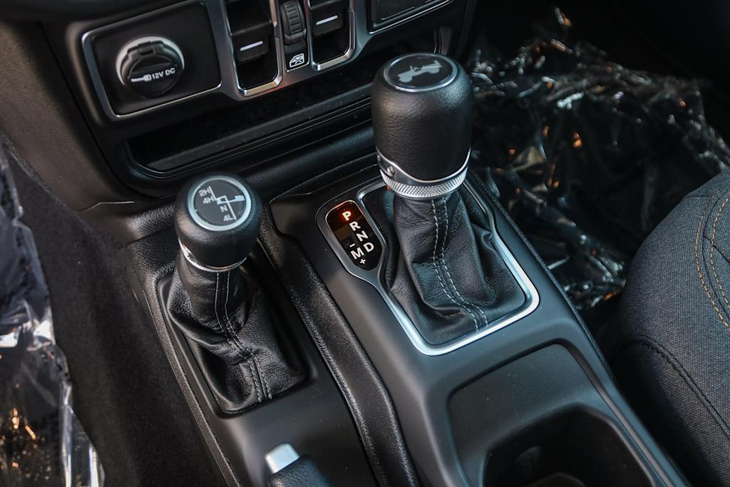 Thumbnail: 2025 Jeep Wrangler - 14