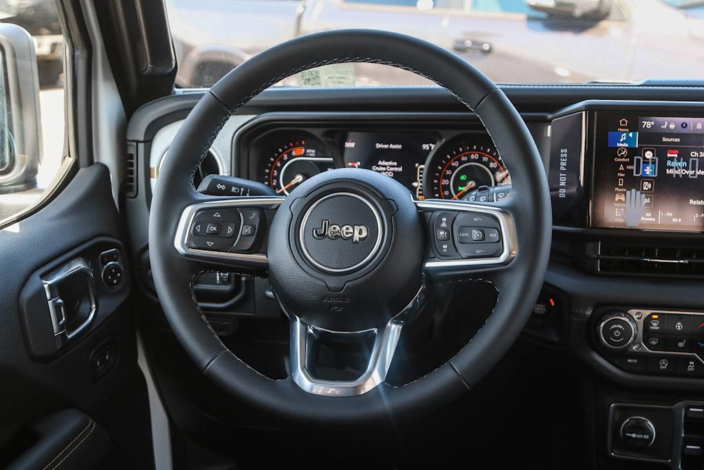 Thumbnail: 2025 Jeep Wrangler - 9