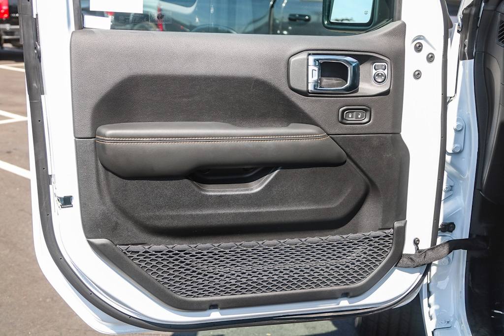 Thumbnail: 2025 Jeep Wrangler - 28