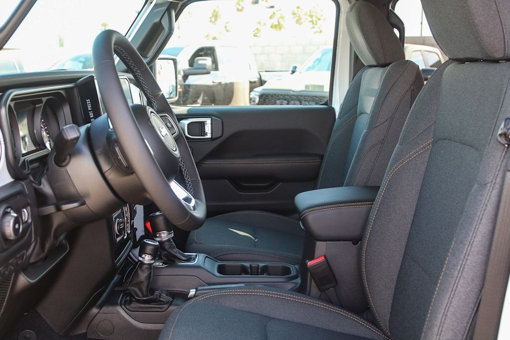 Thumbnail: 2025 Jeep Wrangler - 11