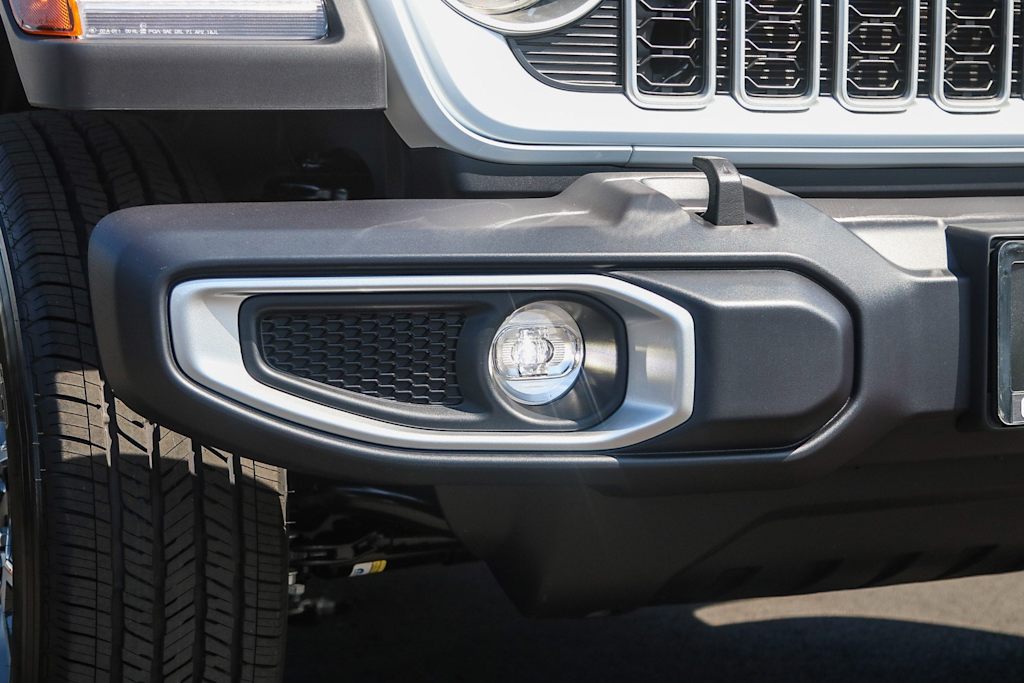 Thumbnail: 2025 Jeep Wrangler - 19