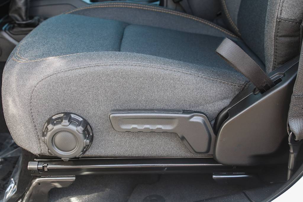 Thumbnail: 2025 Jeep Wrangler - 27