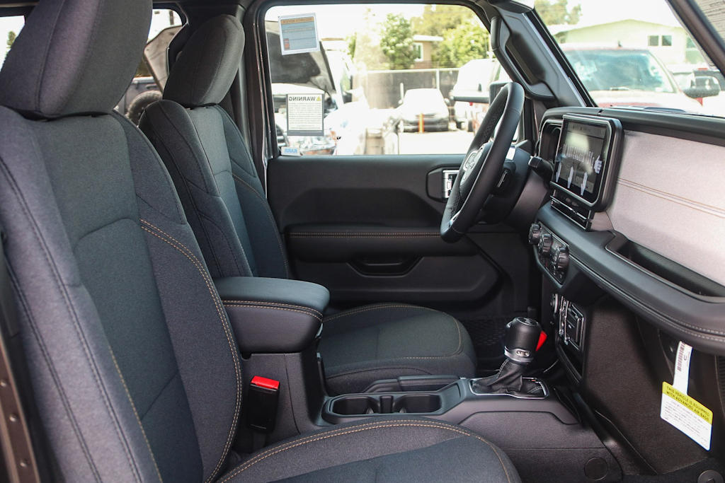 Thumbnail: 2025 Jeep Wrangler - 10