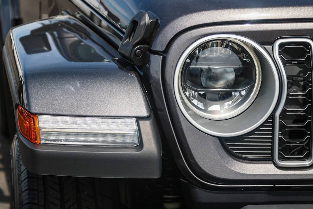 Thumbnail: 2025 Jeep Wrangler - 17