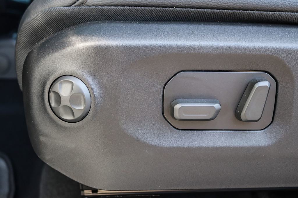 Thumbnail: 2026 Jeep Wrangler - 25