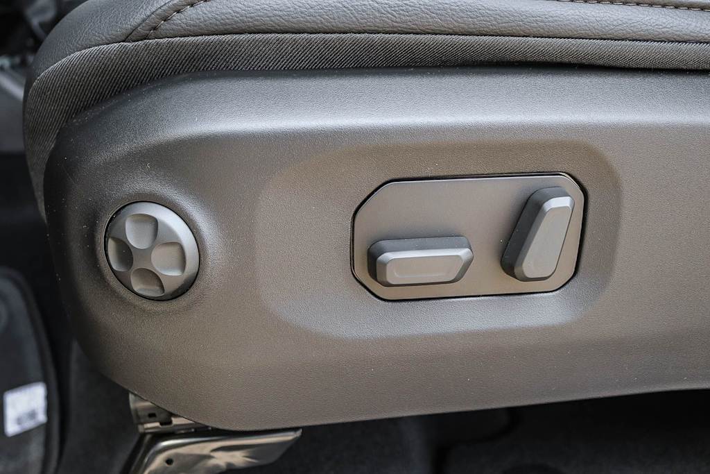 Thumbnail: 2026 Jeep Wrangler - 25