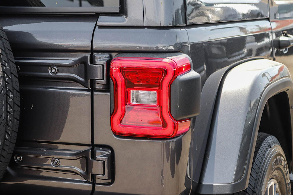 Thumbnail: 2026 Jeep Wrangler - 19