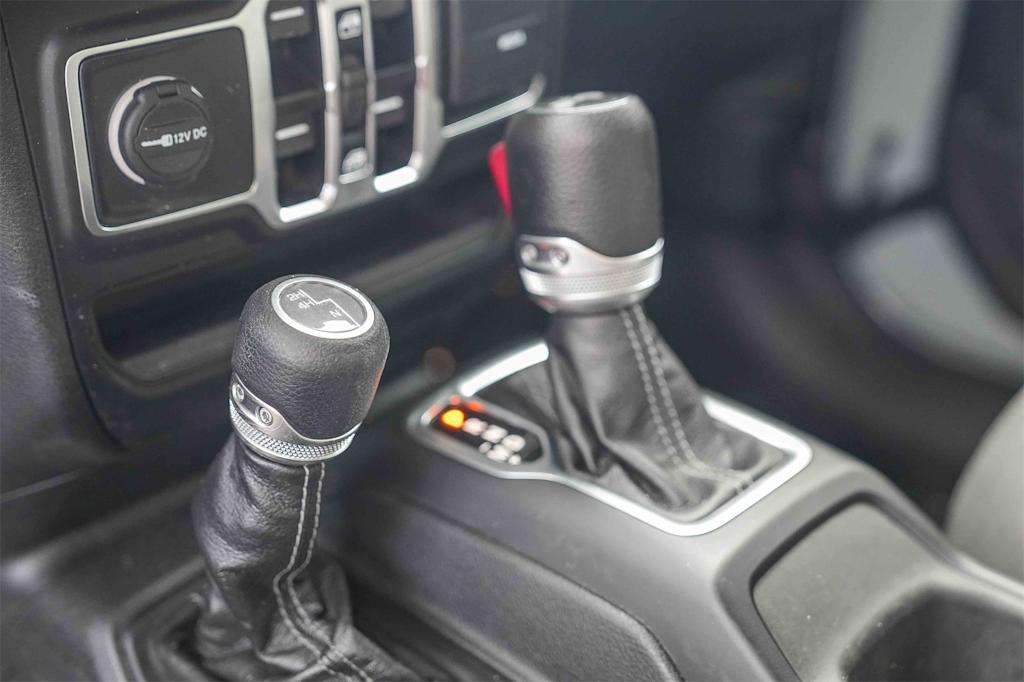 Thumbnail: 2024 Jeep Wrangler - 14