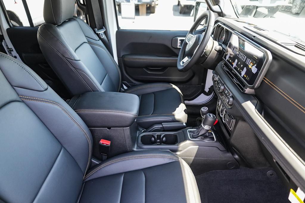 Thumbnail: 2025 Jeep Wrangler - 8