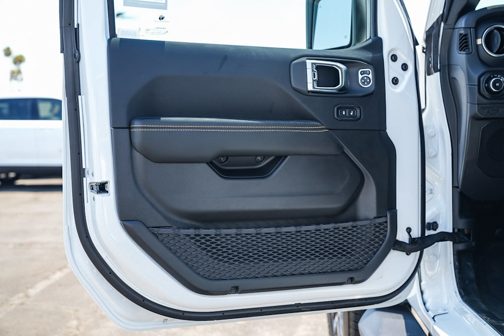 Thumbnail: 2025 Jeep Wrangler - 20