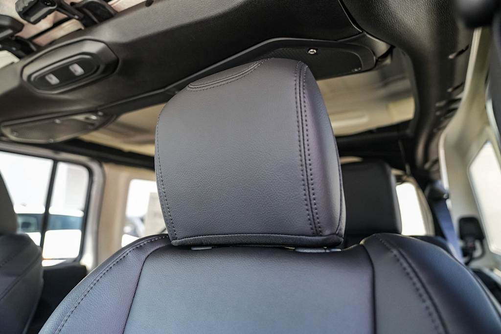 Thumbnail: 2025 Jeep Wrangler - 23