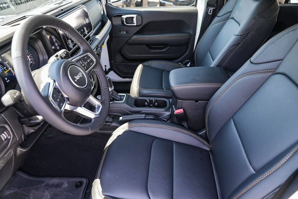 Thumbnail: 2025 Jeep Wrangler - 9