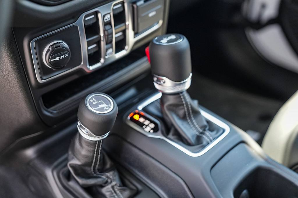 Thumbnail: 2025 Jeep Wrangler - 13